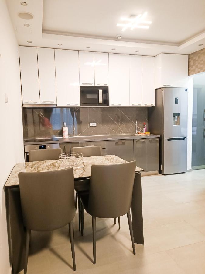 Eden Apartments Tivat Exteriör bild