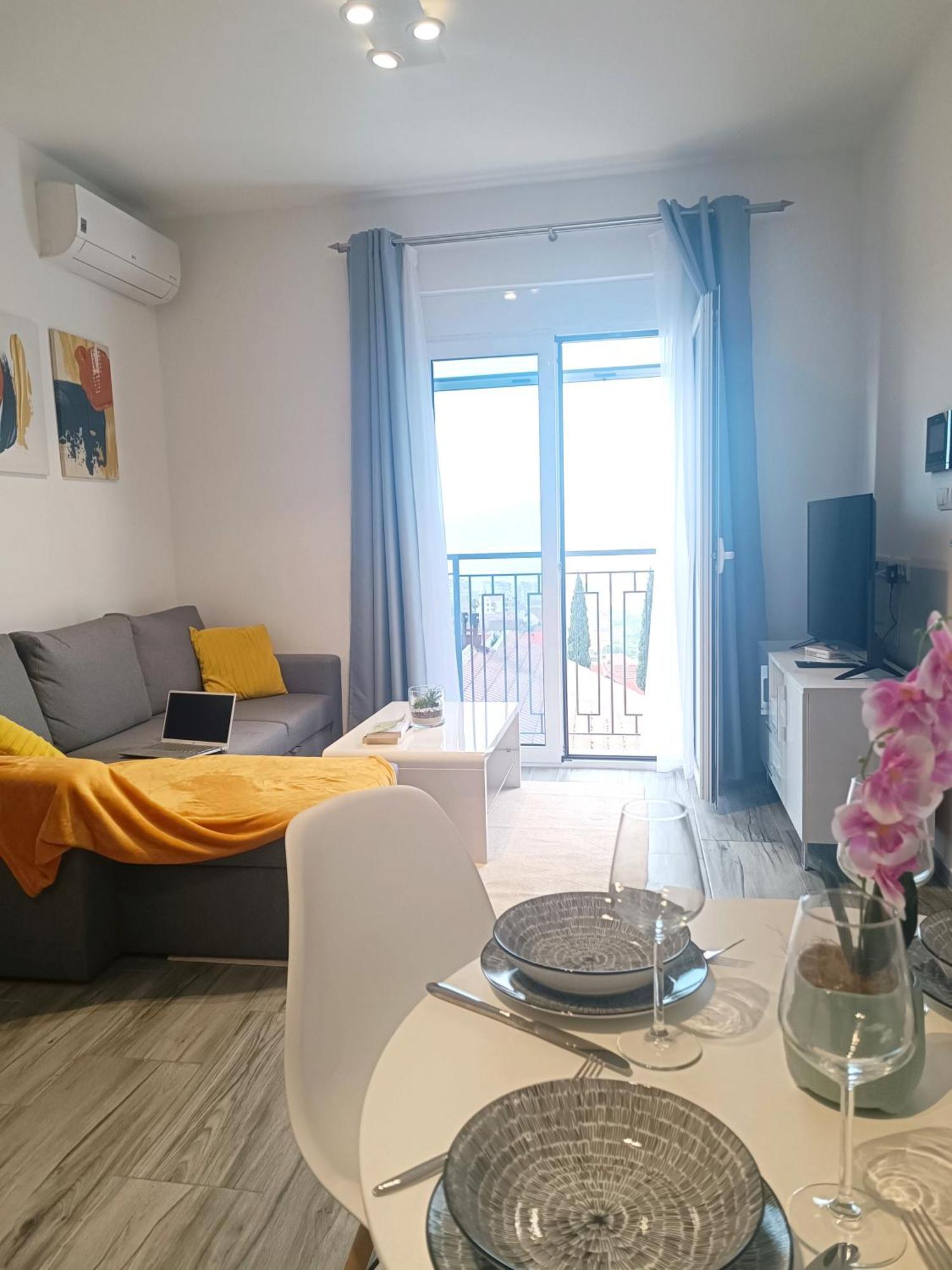 Eden Apartments Tivat Exteriör bild