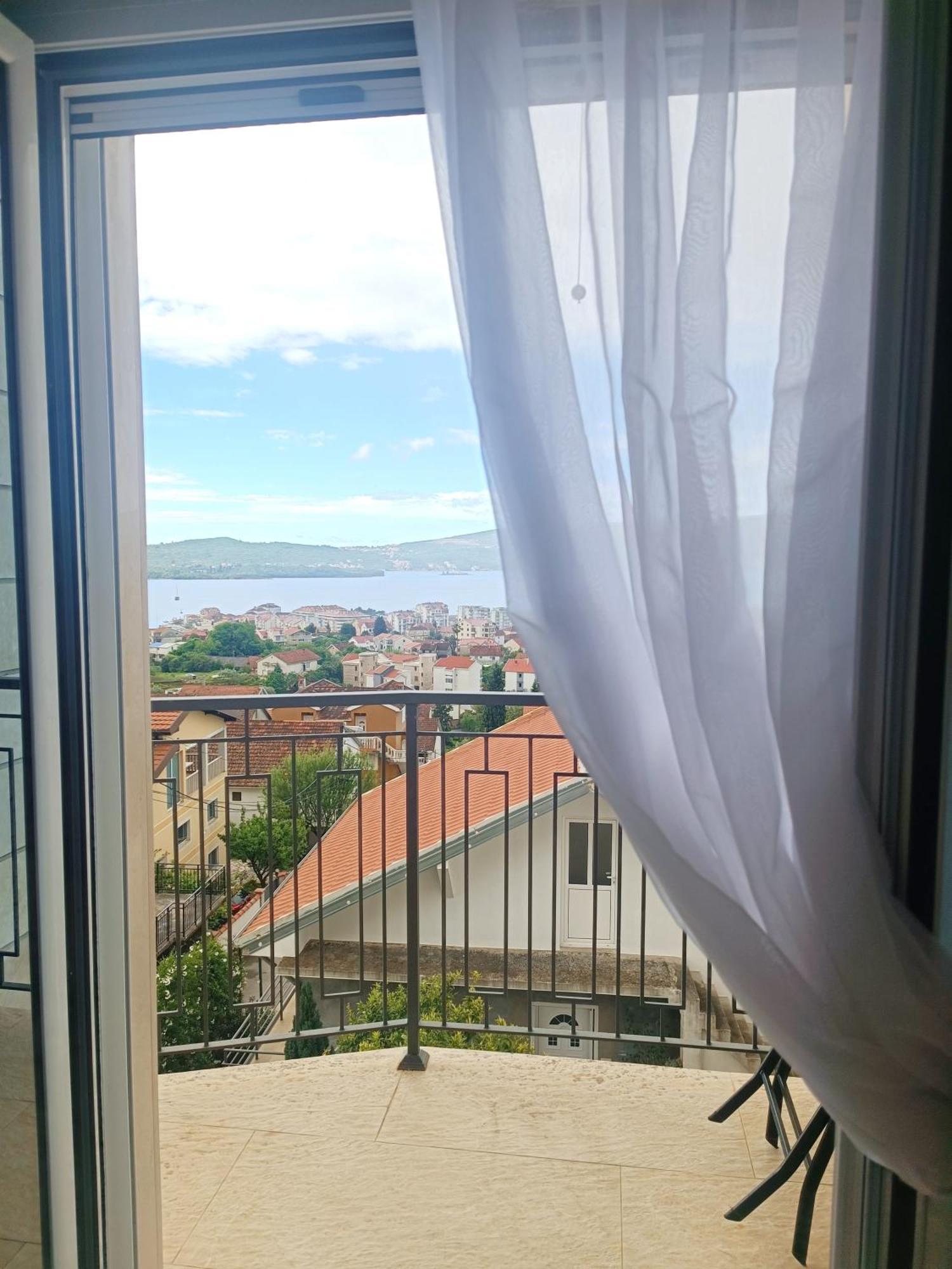 Eden Apartments Tivat Exteriör bild