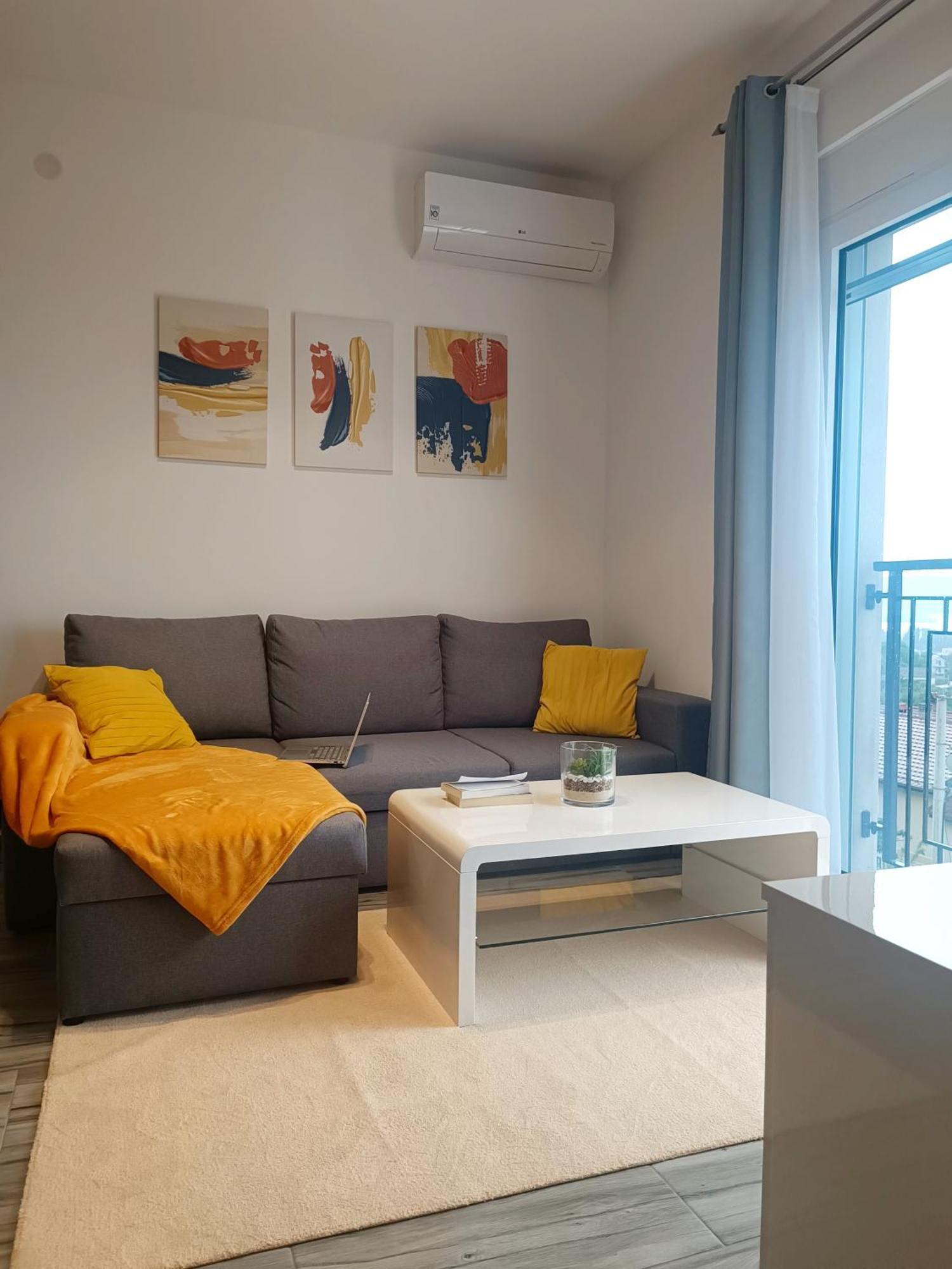 Eden Apartments Tivat Exteriör bild